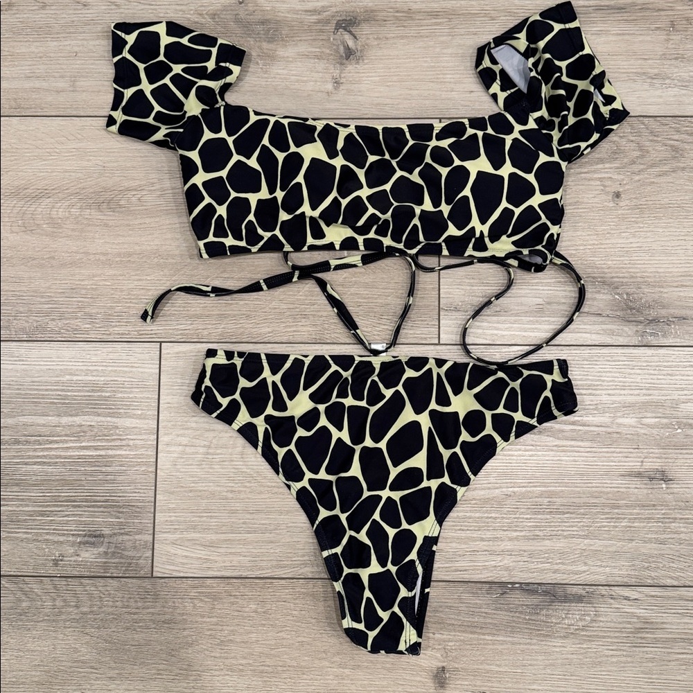 Chic Black and neon yellow animal print Bikini Set - Picture 6 of 6